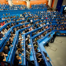 Studierende in einem Hörsaal